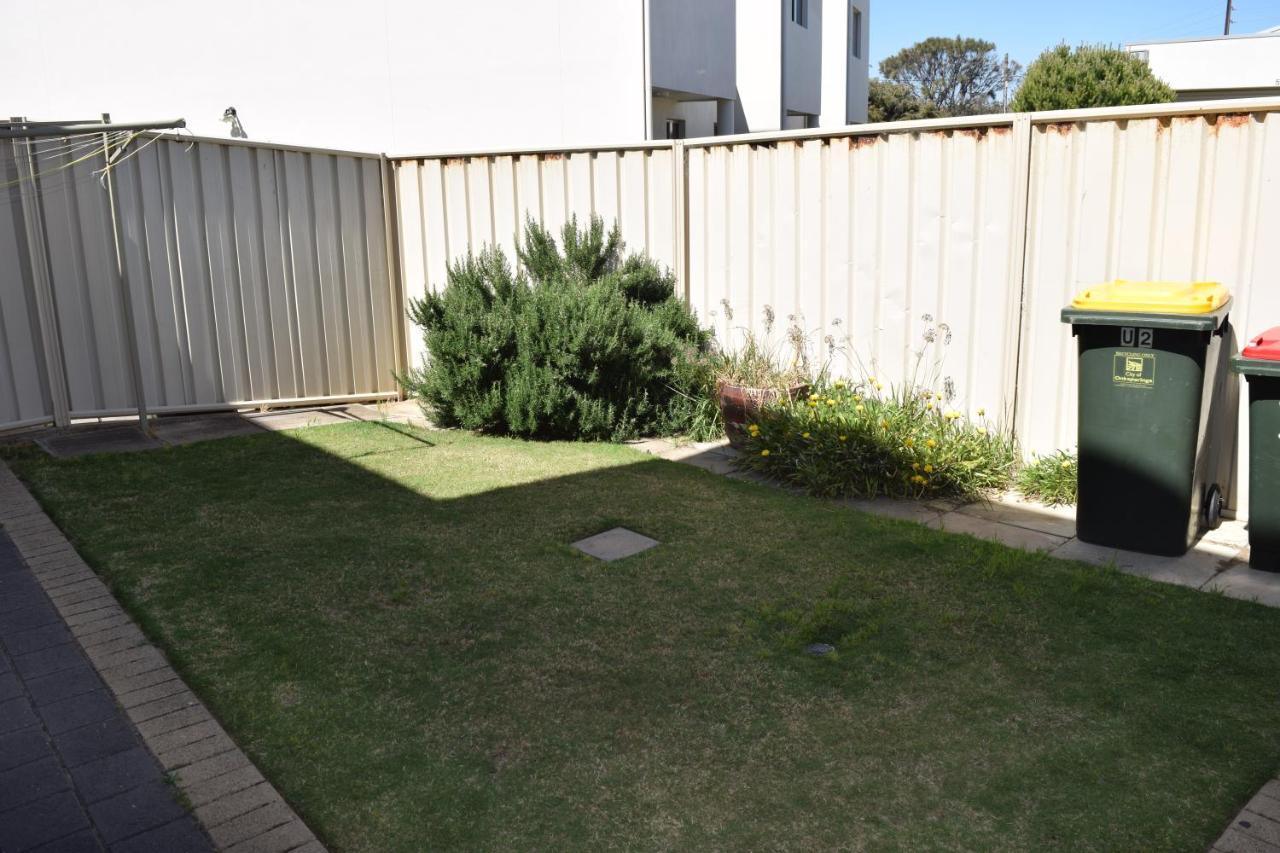 Christies Seahorse Holiday Townhouses Port Noarlunga Exteriör bild